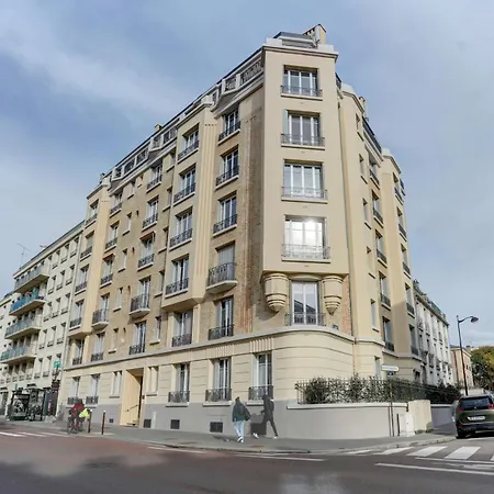 Daire Le Marechal -